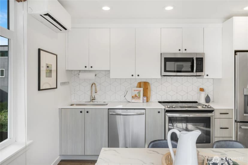 Property photo for 5057 37th Avenue S #b, Seattle photo 10