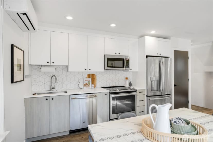 Property photo for 5057 37th Avenue S #b, Seattle photo 11