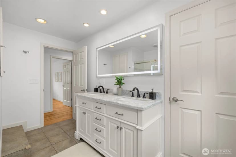 Property photo for 24211 88th Place W, Edmonds photo 17