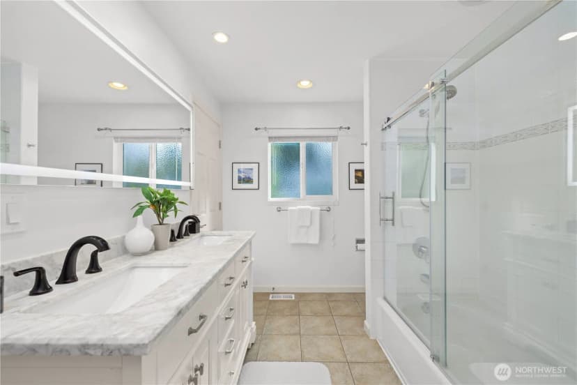 Property photo for 24211 88th Place W, Edmonds photo 16