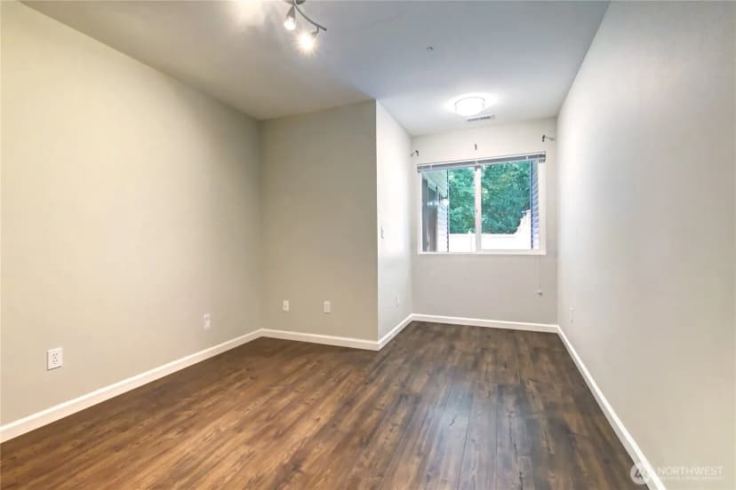 Property photo for 13700 56th Avenue Se, Everett photo 12