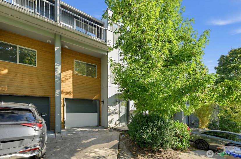 Property photo for 3014 Ne 140th Street #b, Seattle