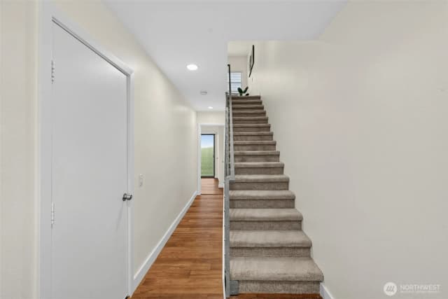 Property photo for 3014 Ne 140th Street #b, Seattle photo 5