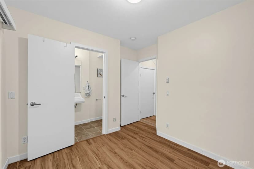 Property photo for 3014 Ne 140th Street #b, Seattle photo 7