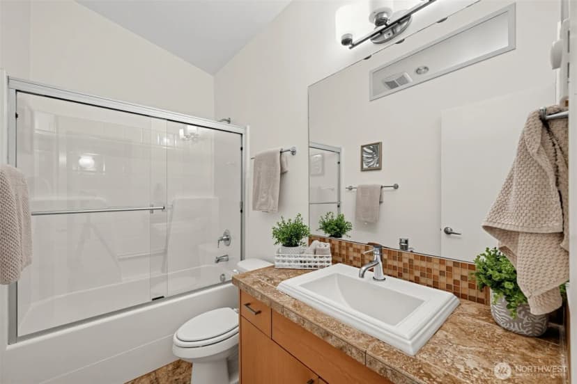 Property photo for 3014 Ne 140th Street #b, Seattle photo 24
