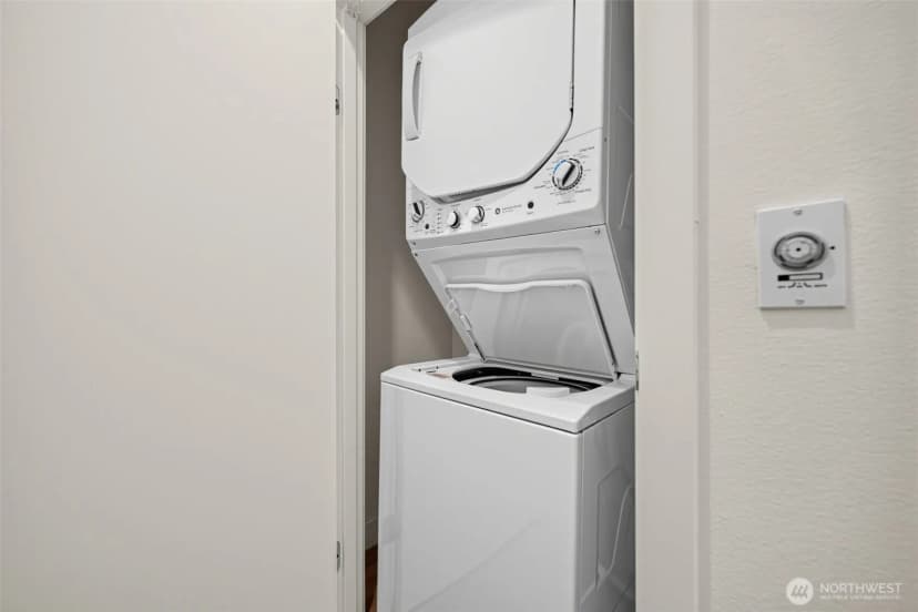 Property photo for 3014 Ne 140th Street #b, Seattle photo 6