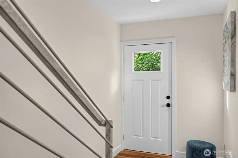Property photo for 3014 Ne 140th Street #b, Seattle photo 4