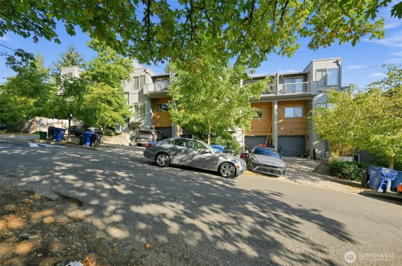 Property photo for 3014 Ne 140th Street #b, Seattle photo 3