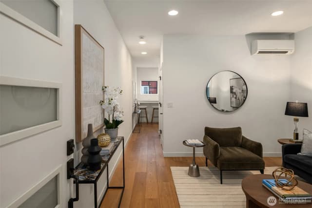 Property photo for 9553 Ashworth Avenue N #b, Seattle photo 5