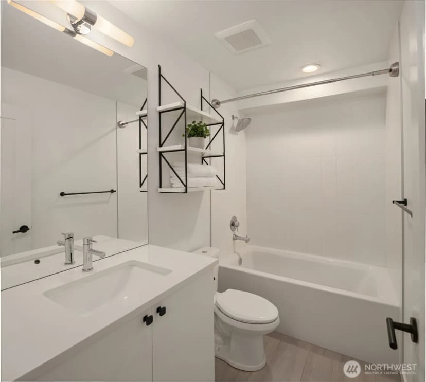 Property photo for 9553 Ashworth Avenue N #b, Seattle photo 15