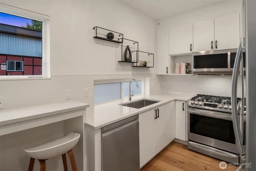 Property photo for 9553 Ashworth Avenue N #b, Seattle photo 8