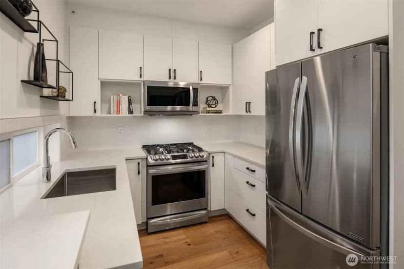 Property photo for 9553 Ashworth Avenue N #b, Seattle photo 7