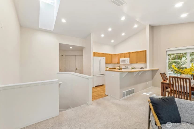 Property photo for 18555 Ne 57th Street #18555, Redmond photo 9