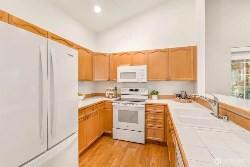 Property photo for 18555 Ne 57th Street #18555, Redmond photo 11