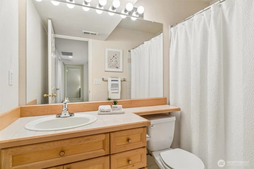 Property photo for 18555 Ne 57th Street #18555, Redmond photo 28