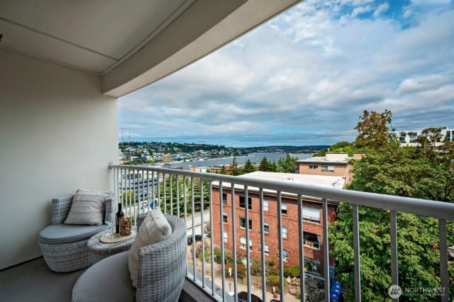 Property photo for 530 Melrose Avenue E #605, Seattle