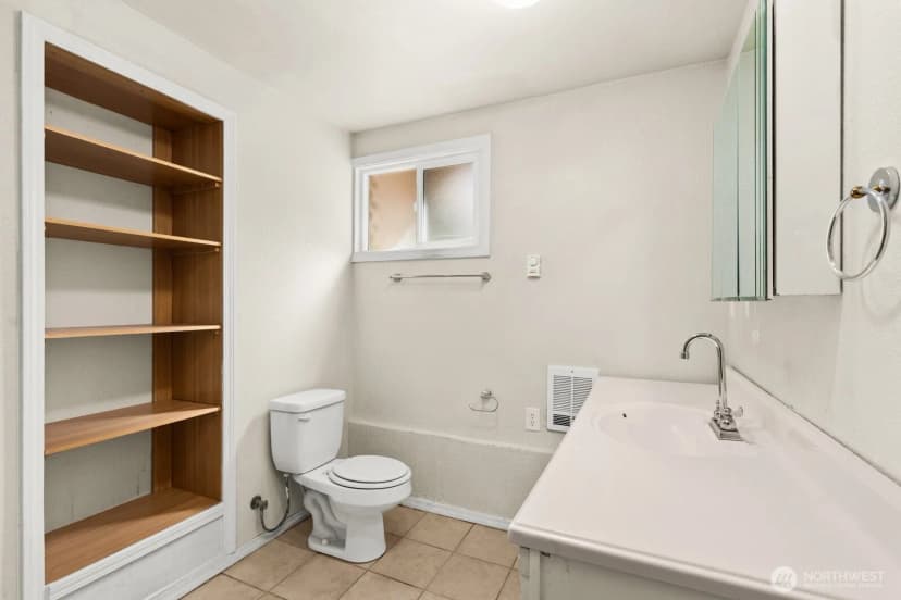 Property photo for 13227 14th Avenue S, Burien photo 24