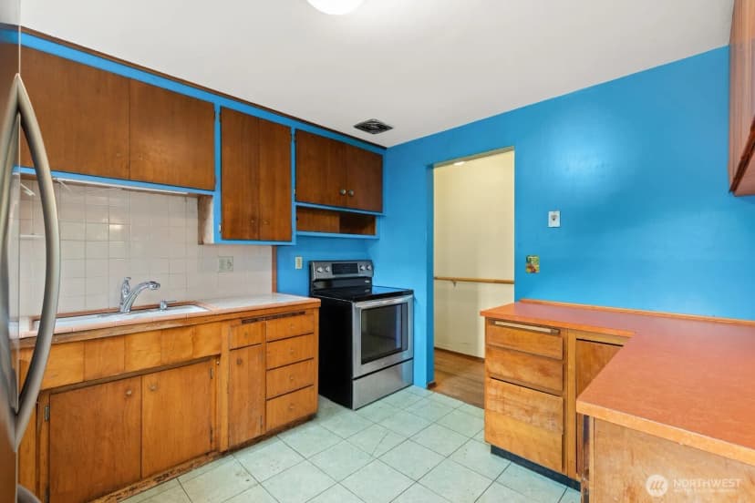 Property photo for 13227 14th Avenue S, Burien photo 11