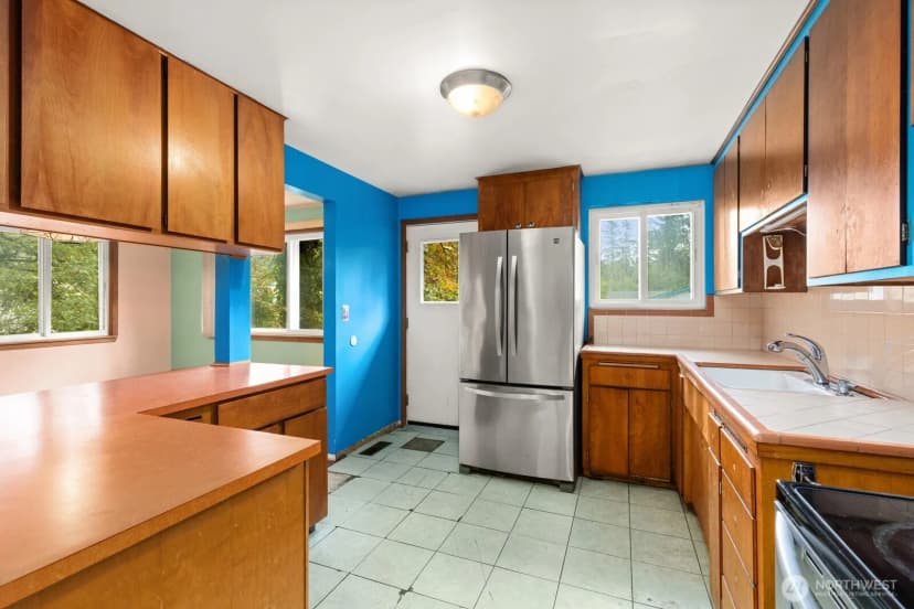 Property photo for 13227 14th Avenue S, Burien photo 10