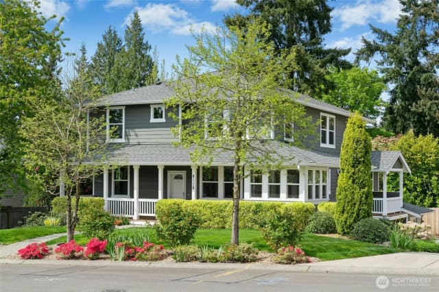 Property photo for 8118 Ne 126th Street, Kirkland photo 3