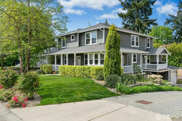 Property photo for 8118 Ne 126th Street, Kirkland photo 2