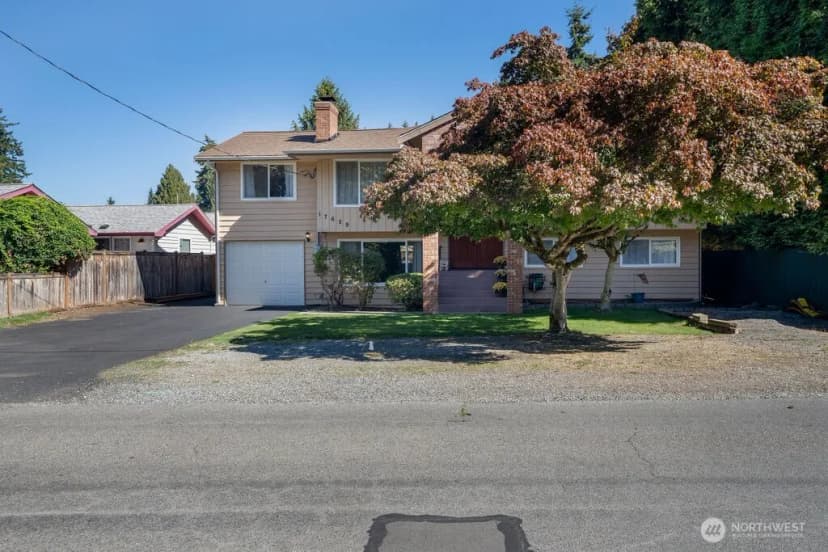 Property photo for 17629 72nd Avenue W, Edmonds photo 2
