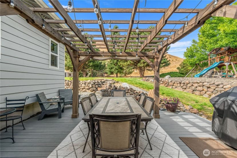 Property photo for 1920 Emerald Place, Wenatchee photo 8