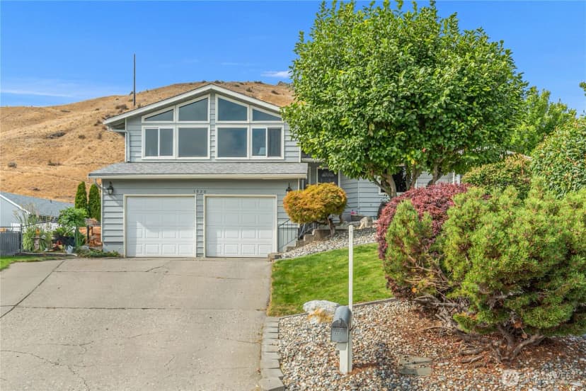 Property photo for 1920 Emerald Place, Wenatchee photo 4