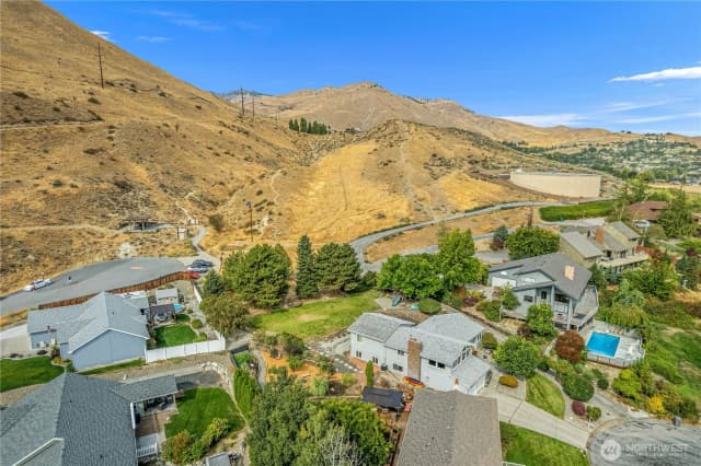 Property photo for 1920 Emerald Place, Wenatchee photo 3
