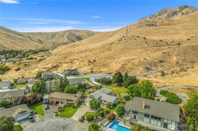 Property photo for 1920 Emerald Place, Wenatchee