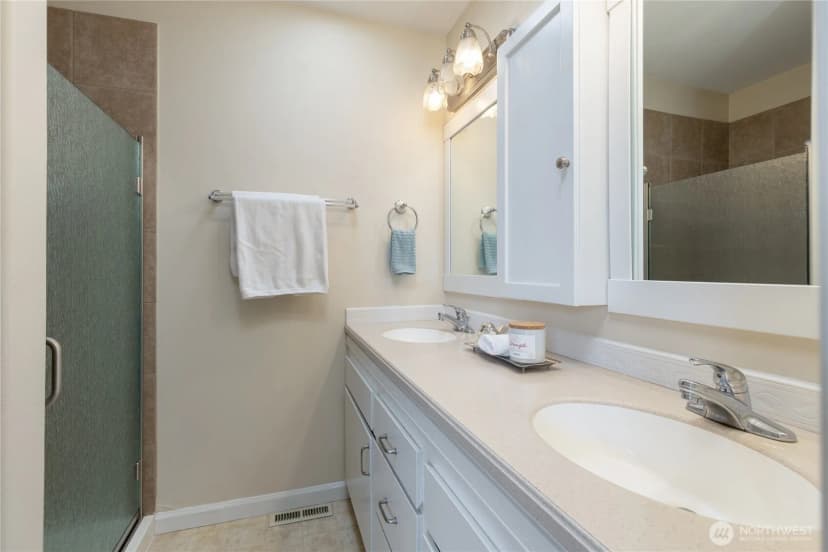 Property photo for 1811 F Street Se #14, Auburn photo 12