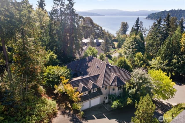 Property photo for 19627 Ne 33rd Place, Sammamish photo 3