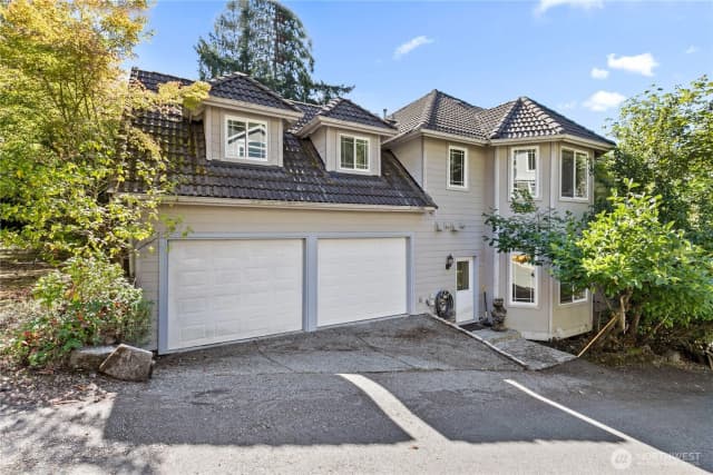 Property photo for 19627 Ne 33rd Place, Sammamish photo 4