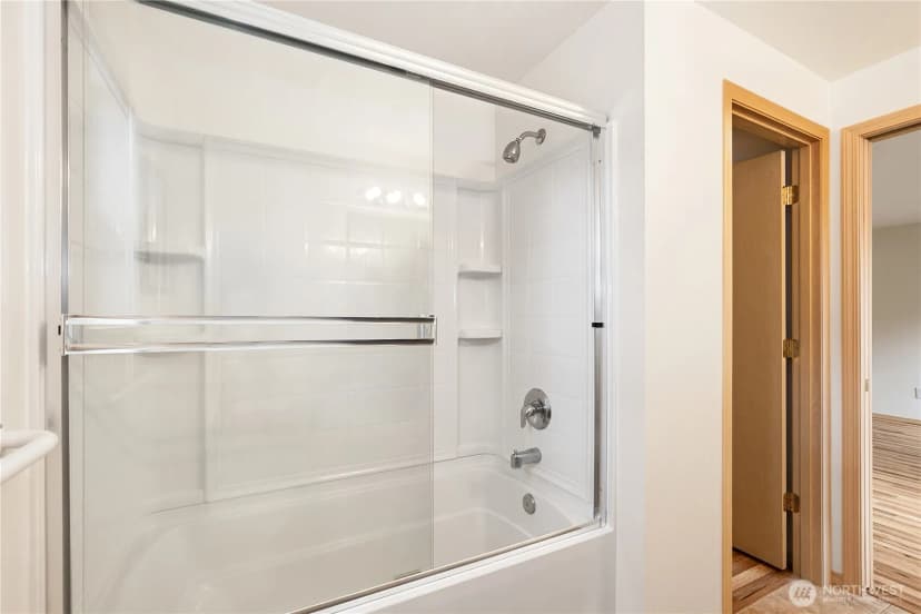 Property photo for 11429 Se 195th Place, Kent photo 23