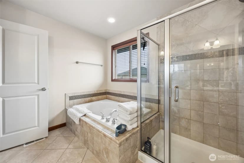 Property photo for 1519 Daffodil Avenue Ne, Orting photo 30