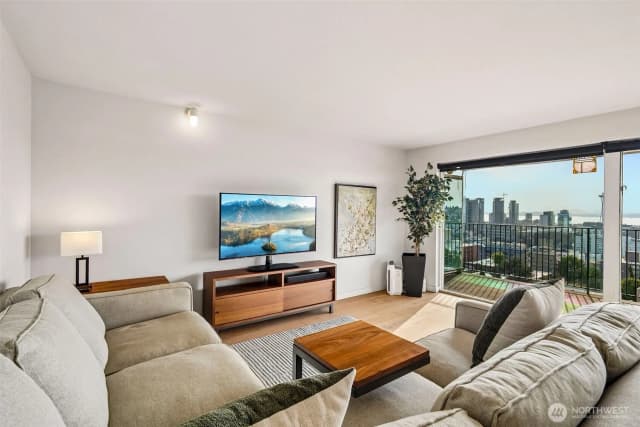 Property photo for 505 Belmont Avenue E #1002, Seattle