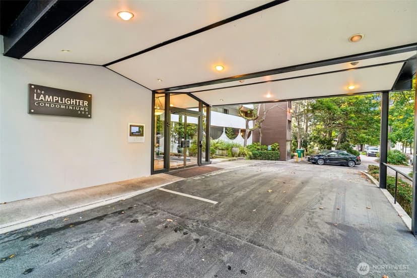 Property photo for 505 Belmont Avenue E #1002, Seattle photo 4
