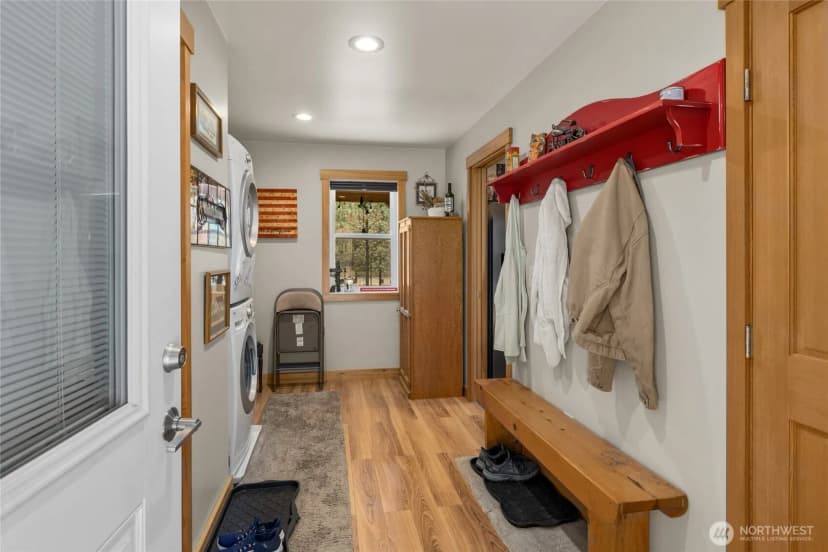 Property photo for 820 Loping Lane, Cle Elum photo 6