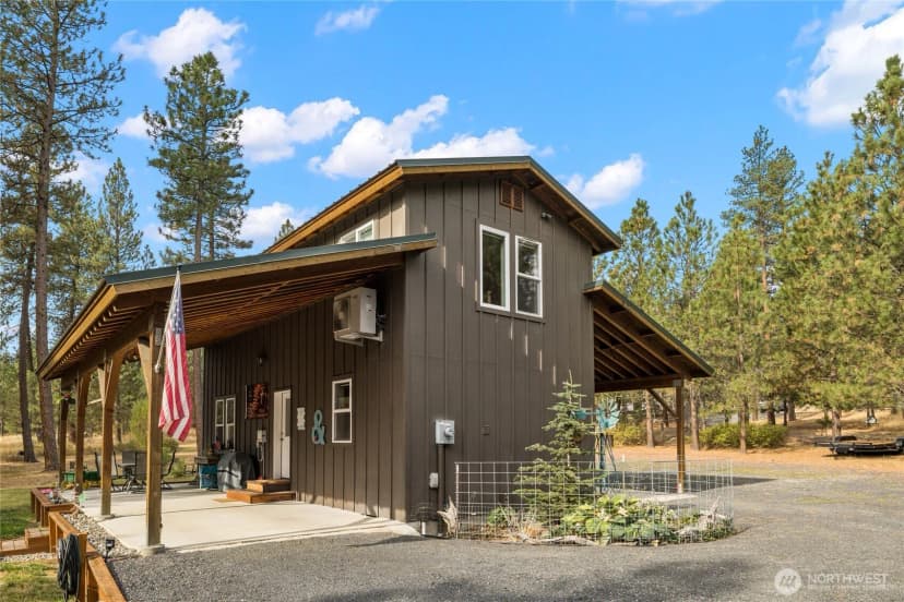 Property photo for 820 Loping Lane, Cle Elum photo 3