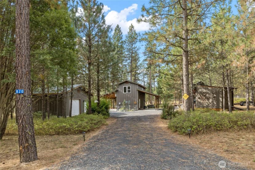 Property photo for 820 Loping Lane, Cle Elum photo 2