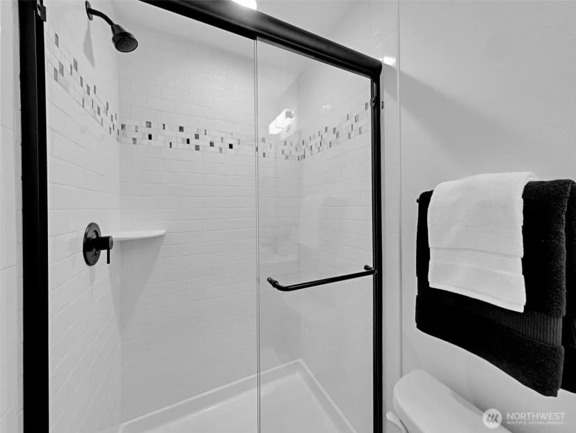 Property photo for 8660 13th Avenue Nw #b, Seattle photo 24