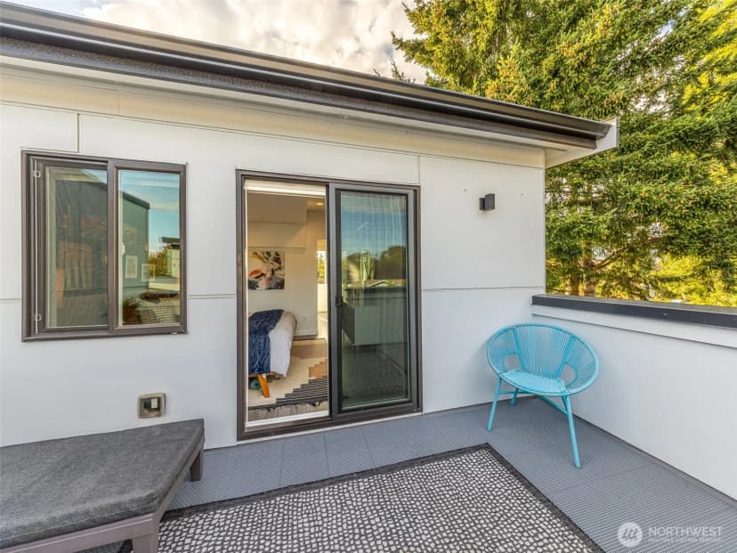 Property photo for 8660 13th Avenue Nw #b, Seattle photo 35