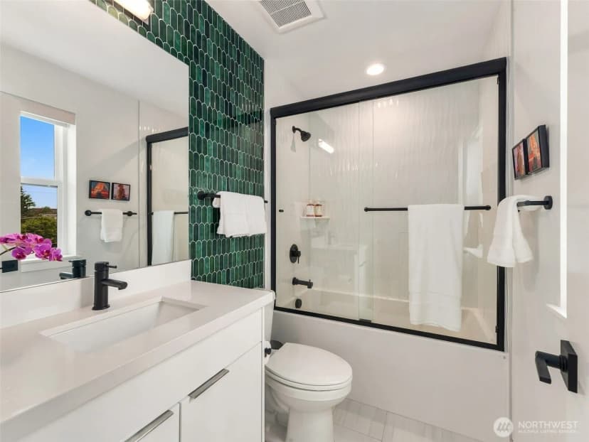 Property photo for 8660 13th Avenue Nw #b, Seattle photo 31
