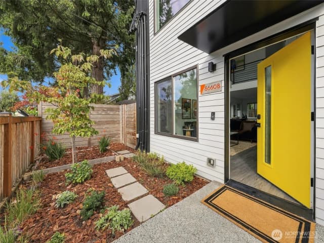 Property photo for 8660 13th Avenue Nw #b, Seattle photo 2