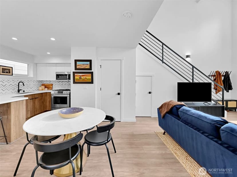 Property photo for 8660 13th Avenue Nw #b, Seattle photo 10