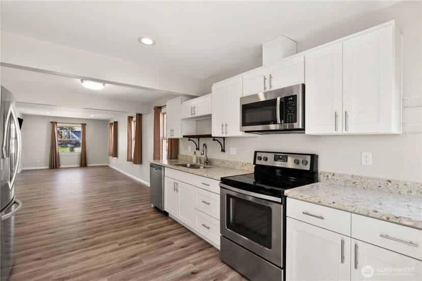Property photo for 5215 Mcdacer Avenue, Tacoma photo 14