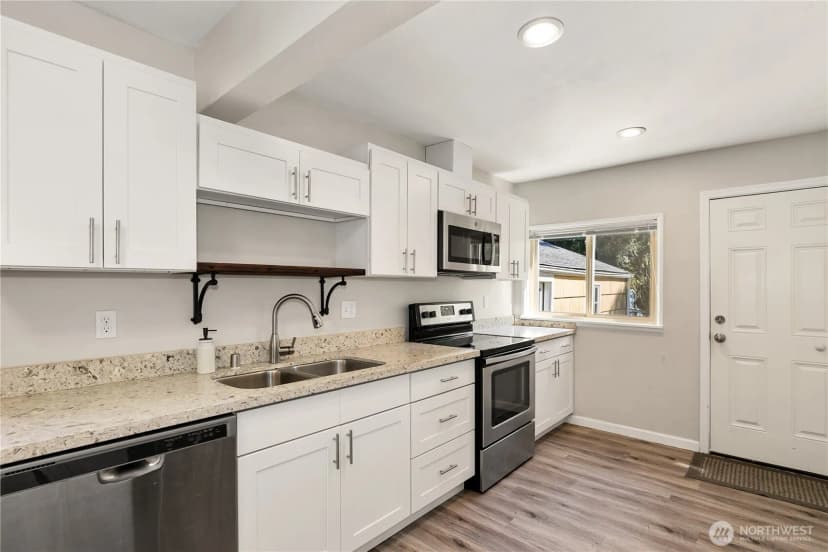 Property photo for 5215 Mcdacer Avenue, Tacoma photo 12