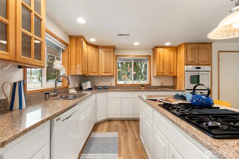 Property photo for 1730 216th Street Sw, Lynnwood photo 9