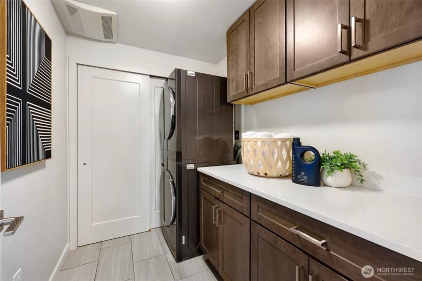 Property photo for 3821 19th Avenue Sw, Seattle photo 6