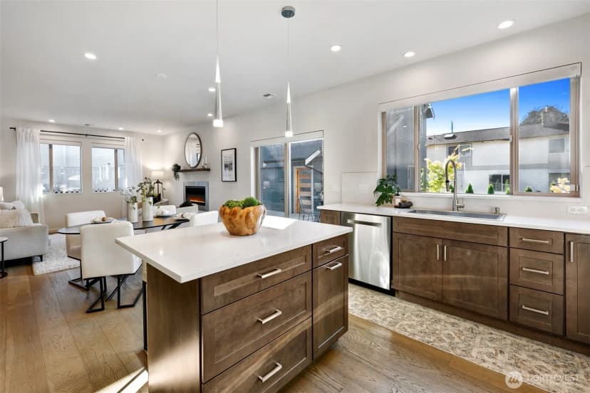 Property photo for 3821 19th Avenue Sw, Seattle photo 14